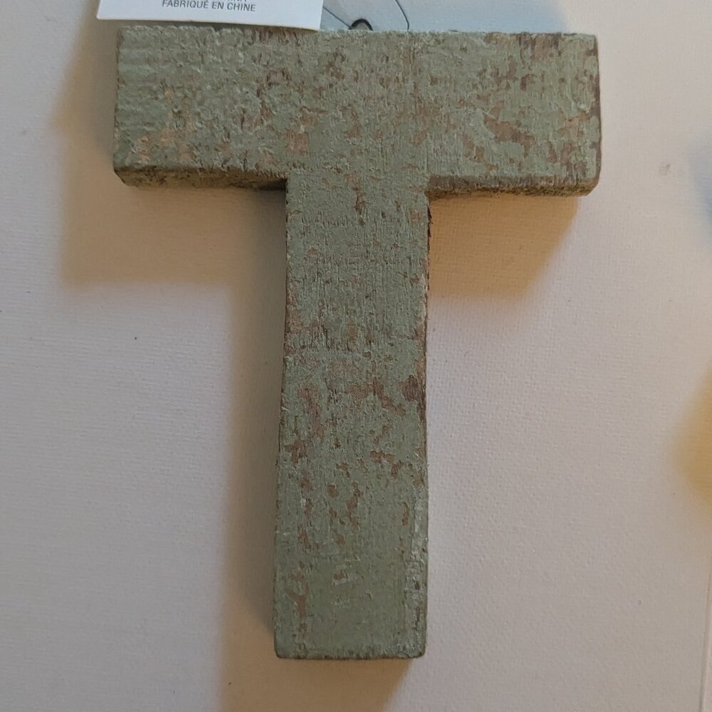NWT Rustic Letter 'T' Wood Sign Distressed Farmhouse Michael's Home Wall Decor